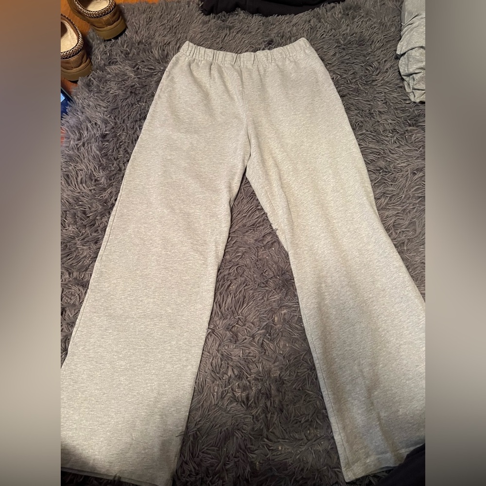 Brandy Melville flare sweatpants